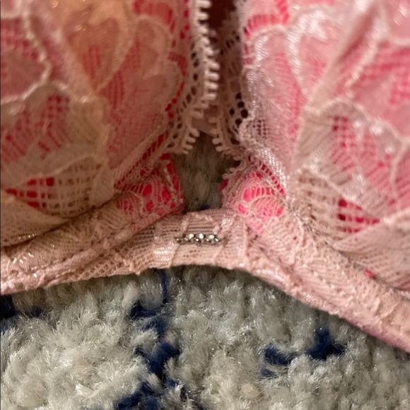 Victoria’s Secret Bra 32B - Picture 2 of 4